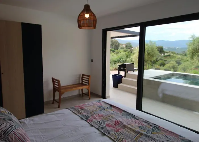 Piscine Privee 100m2 6 Pers Scandola Les Terrasses De Ruppione